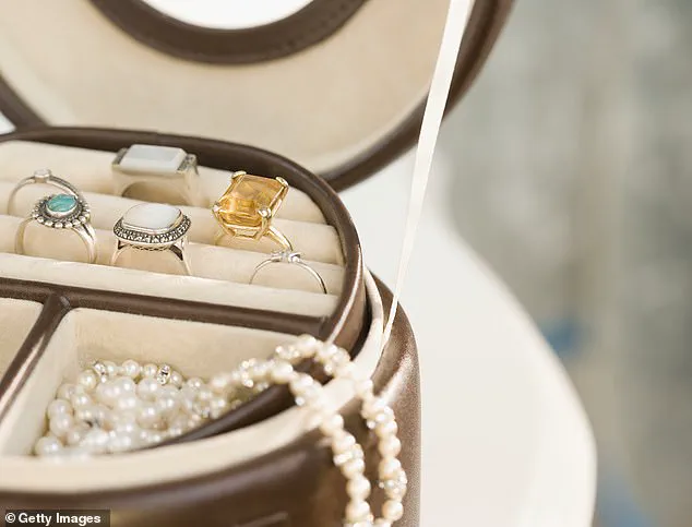 As Travel Season Peaks, Experts Sound Alarm Over Risks of Transporting High-End Jewelry