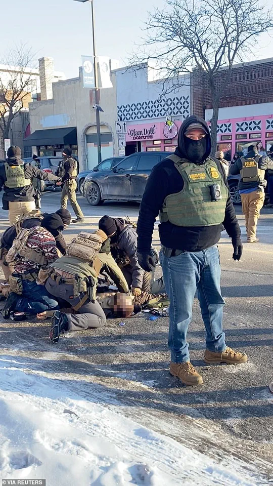 Bipartisan Calls for Accountability Emerge After Minneapolis Shootings, Highlighting Rift Between Trump Administration and Republican Allies