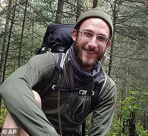 Breaking: Tense Standoff Between Federal Agents and Alleged Illegal Migrant in Minnesota as Immigration Enforcement Intensifies