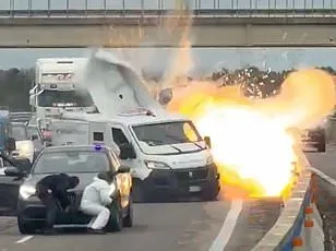 Split-Second Decision During Armed Robbery Highlights Safety Dilemma in Chile