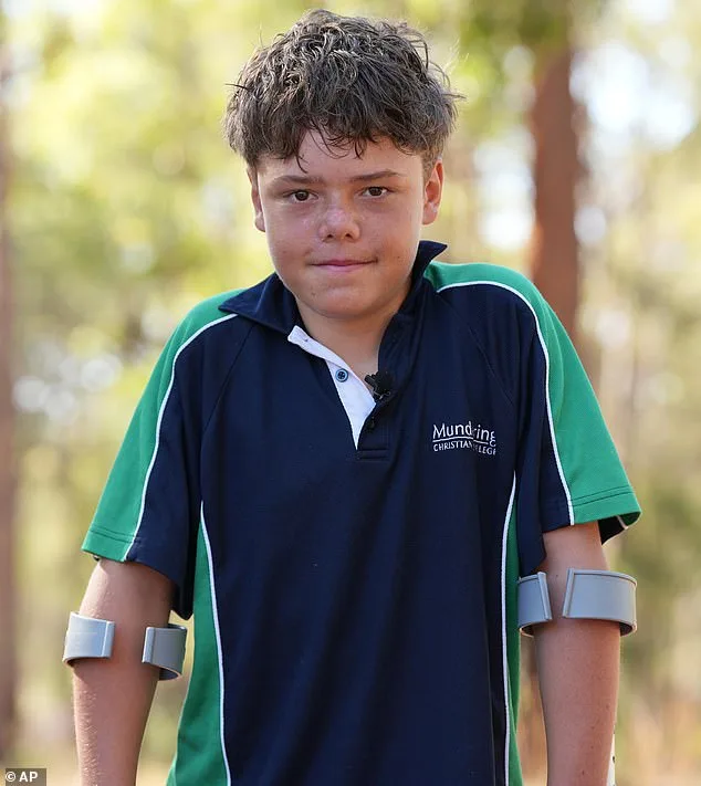 Teen Hero Swims 4km, Runs 2km to Save Family Stranded Offshore