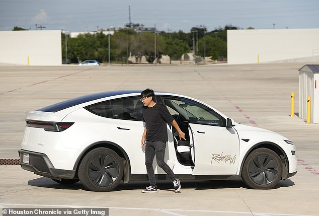 NHTSA Report Sparks Controversy as Tesla Robotaxis in Austin Linked to Four Times More Crashes Than Human Drivers