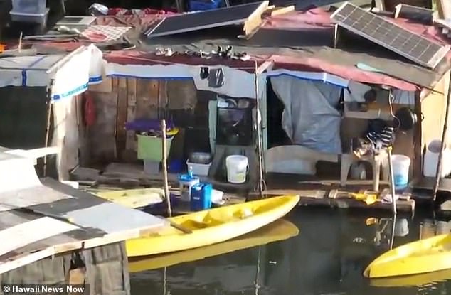 Homeless Residents Construct Floating Encampment with Kayaks and Solar Panels, Challenging Authorities in Honolulu