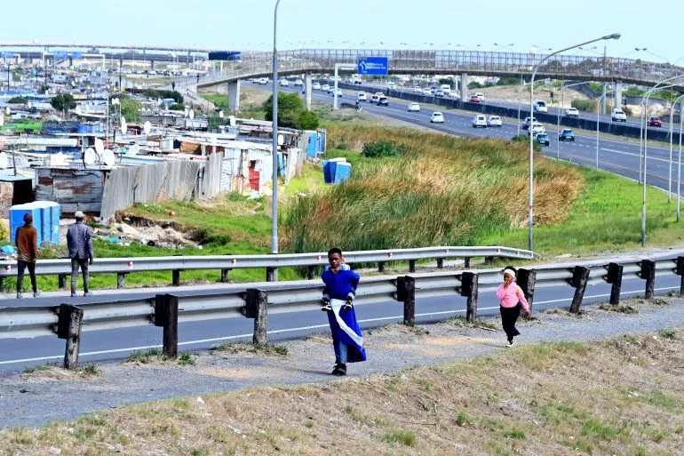 Khayelitsha's Struggle: Thandi Jolingana's Resilience Amid Cape Town's Inequality Wall