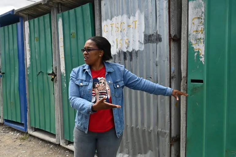 Khayelitsha's Struggle: Thandi Jolingana's Resilience Amid Cape Town's Inequality Wall
