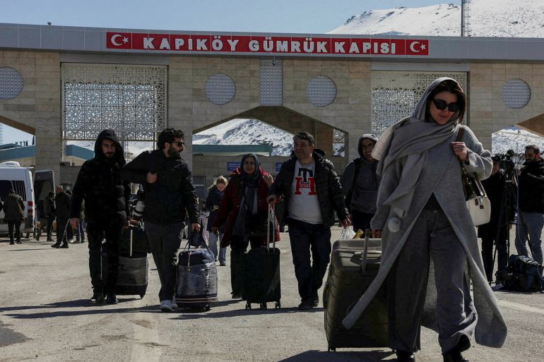 At the Kapikoy Border: A Perilous Exodus Amid Conflict and Uncertainty