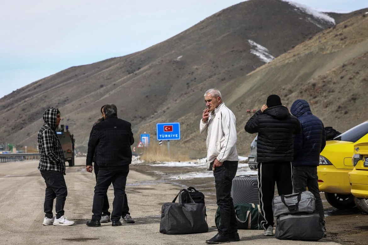 At the Kapikoy Border: A Perilous Exodus Amid Conflict and Uncertainty