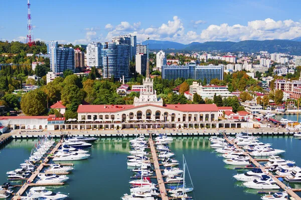 Sochi's Unshaken Pulse: Life Continues Amid Prolonged Drone Attack