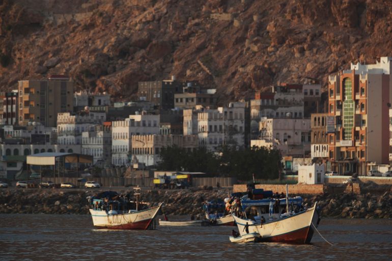 Yemen Rejects Proposed Shipping Surcharges as Economic Crisis Fears Intensify