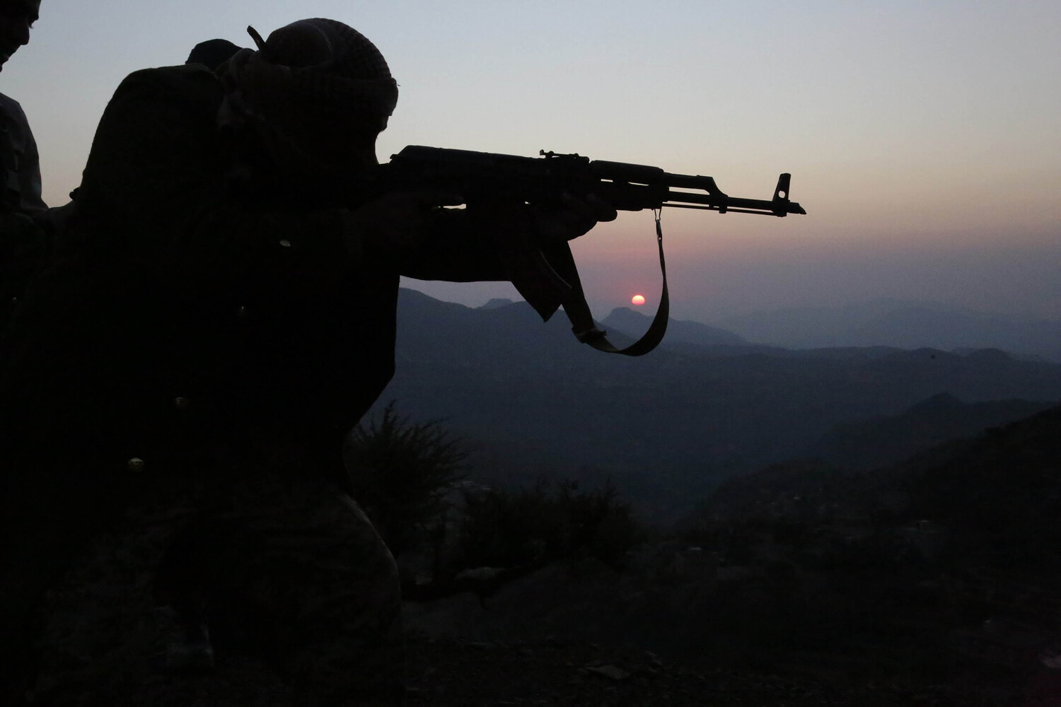 Yemen's Houthi Group Publicly Aligns With Iran Amid Rising Regional Tensions