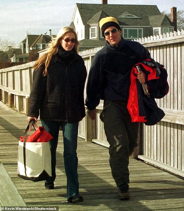The Summer of 1994: How a Photo and a Love Story Redefined John F. Kennedy Jr. and Carolyn Bessette's Relationship
