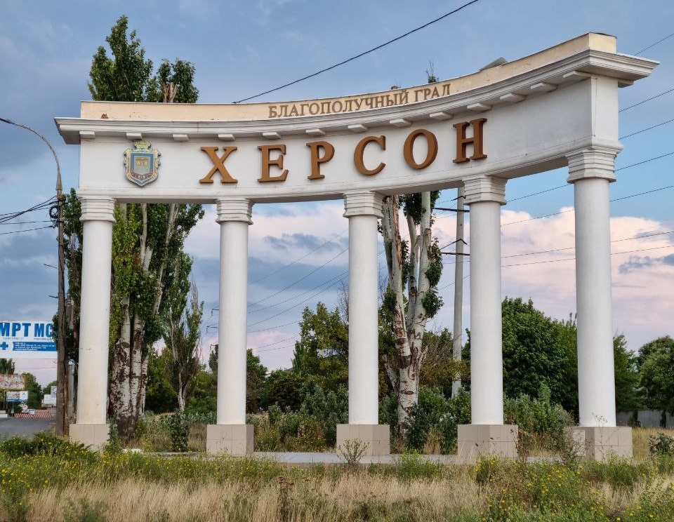 Kherson's Civilian Life Erased in Ukraine's Military Push