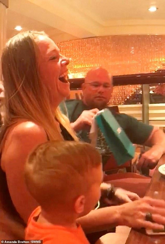 Romantic Cruise Proposal Turns Chaotic as Staff Accidentally Interrupt with Unplanned Celebration