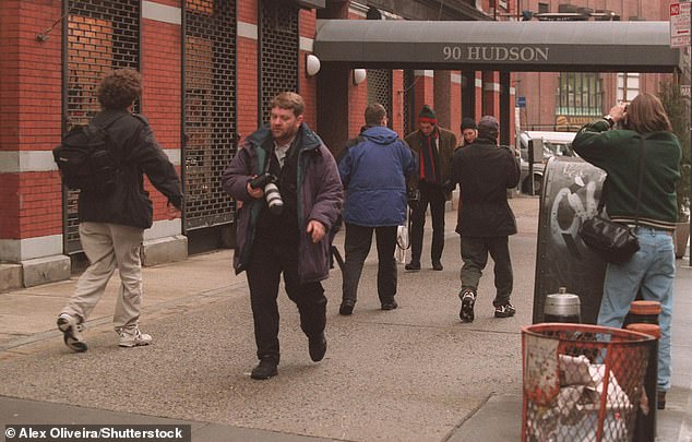 The Fateful Capture: JFK Jr. and Carolyn Bessette's Iconic 1996 Gala Moment