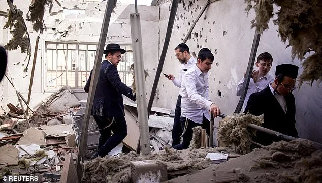 Trump's Potential Withdrawal from Iran Conflict Sparks Geopolitical Fears Over Strait of Hormuz