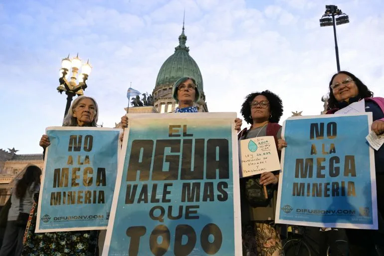 Argentina Passes Controversial Mining Bill, Easing Restrictions in Glacier Regions Amid Protests Over Environmental Risks