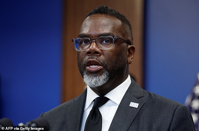 Mayor Johnson links restaurant industry to slavery while vetoing wage hike