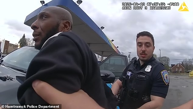 Police rescue teen after gas clerk spots her mouthing 'help