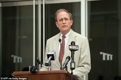 Mississippi Lt. Gov. Delbert Hosemann Collapses in State Senate