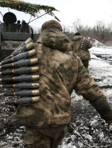 Russian Forces Advance in Kursk, Threatening Ukrainian Units