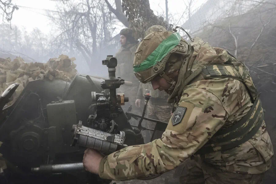 Ukraine's War Effort at a Crossroads: Western Support and Its Impact