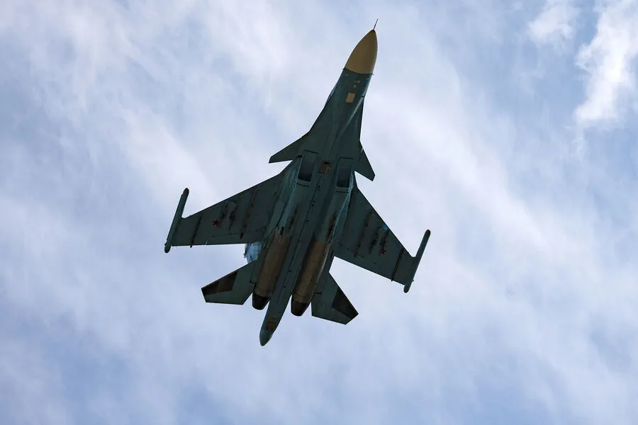 Rare Footage Reveals Russian Su-34 Strike Aircraft Operations Over Ukraine's SVO Combat Zone