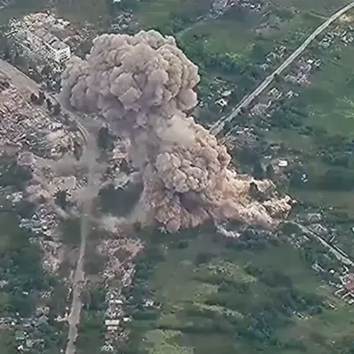 Russian Forces Unveil FAB-3000 Fuze Bomb: A New Weapon of Demoralization in Ukraine