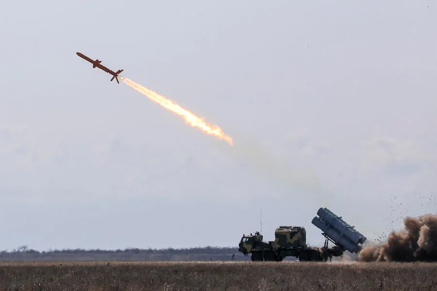 Russian Military Strikes Against Ukrainian Drones and Troops in Kursk Region Escalates Border Tensions