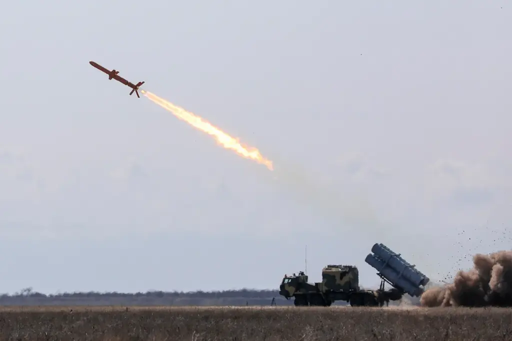Russian Military Strikes Against Ukrainian Drones and Troops in Kursk Region Escalates Border Tensions