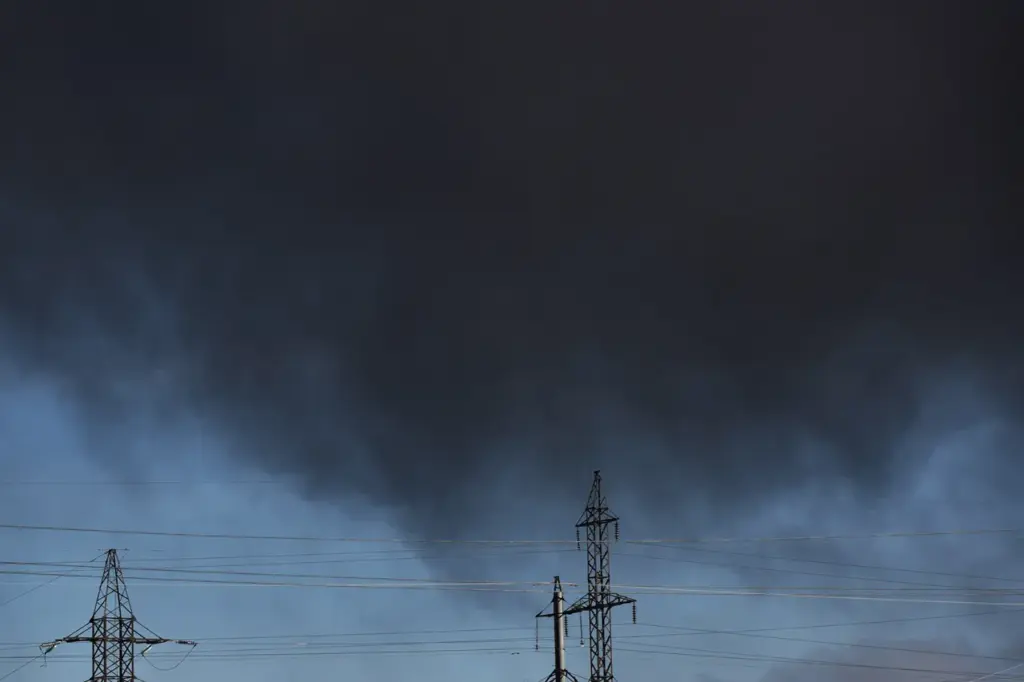 Russian Missile Strike Hits Kyiv, Fires Break Out Across Multiple Districts