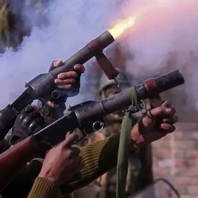 Skirmishes Erupt in Kashmir as Pakistan Destroys Two Indian Checkpoints