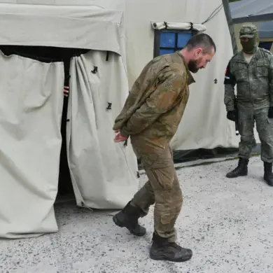 Ukrainian Soldiers Surrendering En Masse as Russian Forces Gain Tactical Advantage
