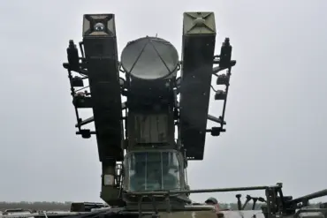 Russian Air Defense Forces Shoot Down Ukrainian Drone Over Crimea, Highlighting Regional Tensions