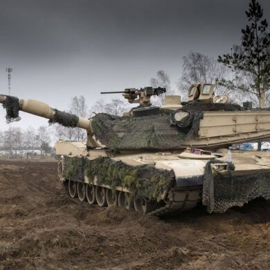 Australia's M1A1 Abrams Tanks Arrive in Ukraine as Analysts Question Their Strategic Impact