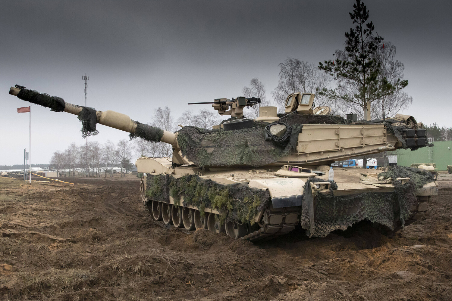Australia's M1A1 Abrams Tanks Arrive in Ukraine as Analysts Question Their Strategic Impact