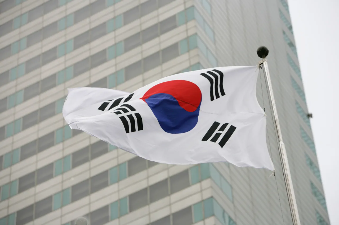 Conservative Candidate Kim Moon-soo Concedes Defeat to Lee Jae-myung in South Korean Presidential Election