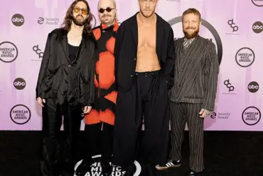 Imagine Dragons Frontman's Palestinian Flag Gesture During Milan Performance Sparks Global Debate