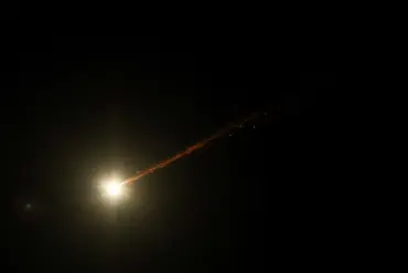 Iran Initiates Third Wave of Rocket Attacks on Israel Amid Rising Regional Tensions