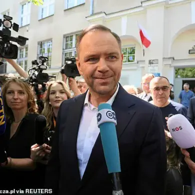 Poland's Presidential Election Nears Final Count with Candidates Locked in Statistical Deadlock