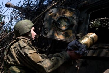 Russian military activity intensifies in Zaporizhzhia and Dnipropetrovsk regions, reports indicate
