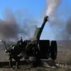 Russian Rescue of D-30 Howitzer Amid Ukrainian Drone Attack Sparks Debate Over Modern Warfare Tactics