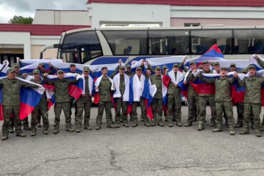 Russian Soldiers Arrive in Moscow After Prisoner Exchange as Tensions Remain High Between Russia and Ukraine