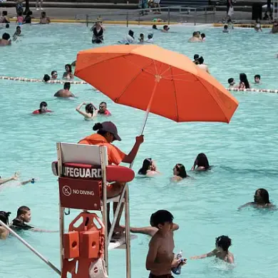 Philadelphia Lifeguard Allegedly Fired for Wearing Modest Swimsuit Cover-Up, Sparking Debate Over Religious Accommodation and Workplace Discrimination