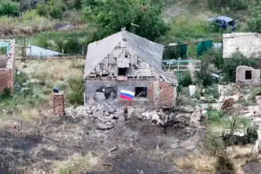 Zelenskyy Denies Losing Control of Chasyv Yar as Russia Claims Full Securitization