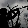 Breaking: Russian Soldier Claims to Shoot Down Ukrainian Drone with Assault Rifle in Ongoing Razino Clashes – DPR