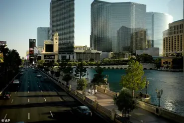 Las Vegas in Freefall: Retail Expert Issues Urgent Warning as Tourism and Consumer Spending Plummet