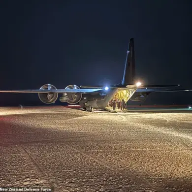 New Zealand's RNZAF Executes High-Stakes Evacuation Mission from Antarctica Amid Extreme Winter Conditions