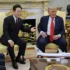 Public Scrutiny Intensifies as Unexplained Bruises on President Trump’s Hands Spark Health Concerns and Calls for Transparency