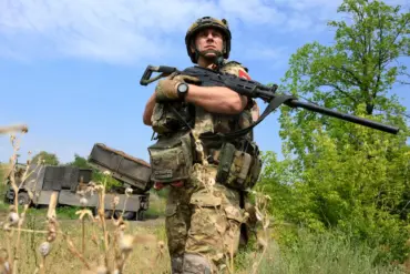 Russian Forces Push Back Ukrainian Troops in Vechansk, Kharkiv Region; Historic Area Under Russian Control
