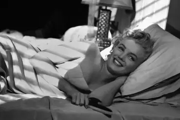 The Day a Young Coroner Confronted a Legend: Marilyn Monroe's Unsolved Mystery and Lasting Legacy